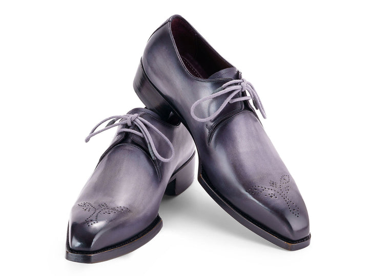  High quality derby shoes featuring gray leather and classic stitching 